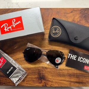 RAYBAN NWT: Men’s Aviator (Black)